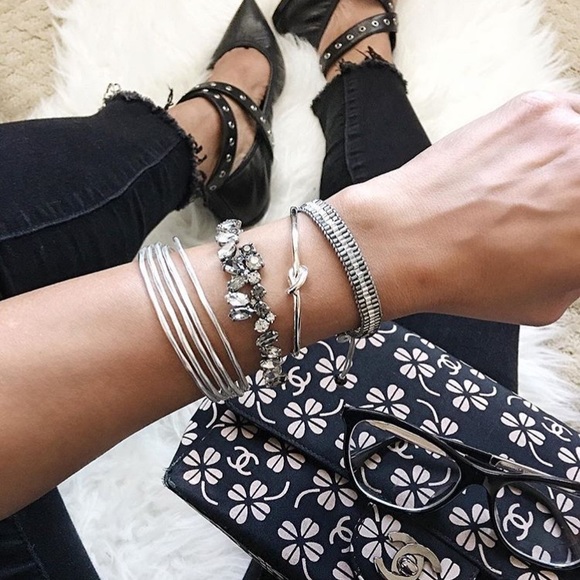 Meet your Posher, Sarah - Picture 1 of 1